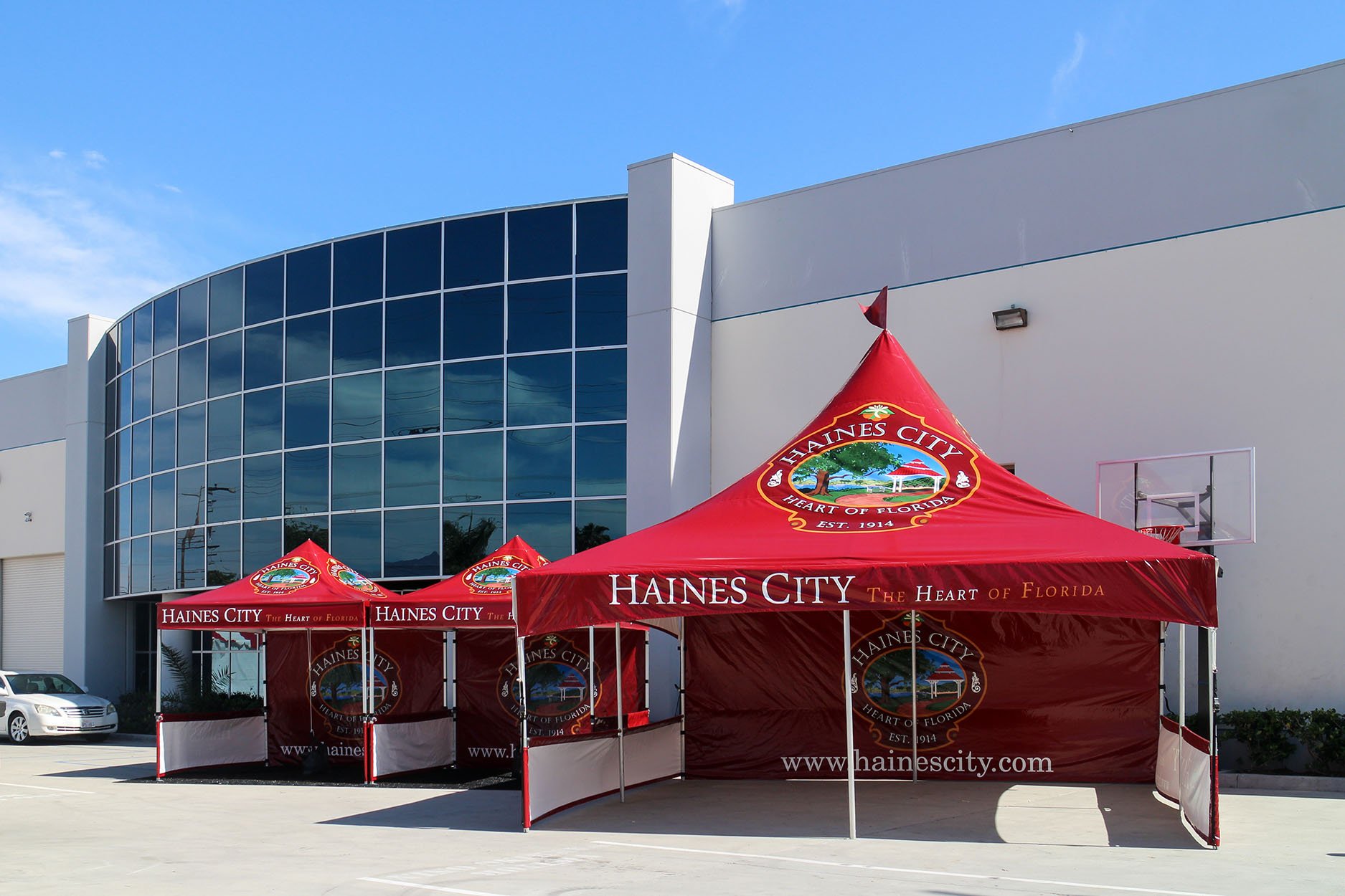 Differences Between a Pop Up Canopy and a Frame Tent