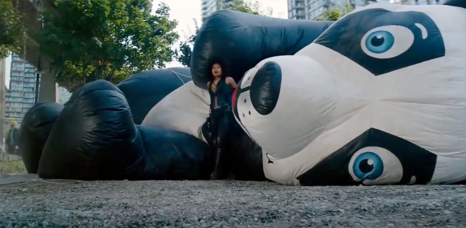 deadpool-2-inflatable-panda