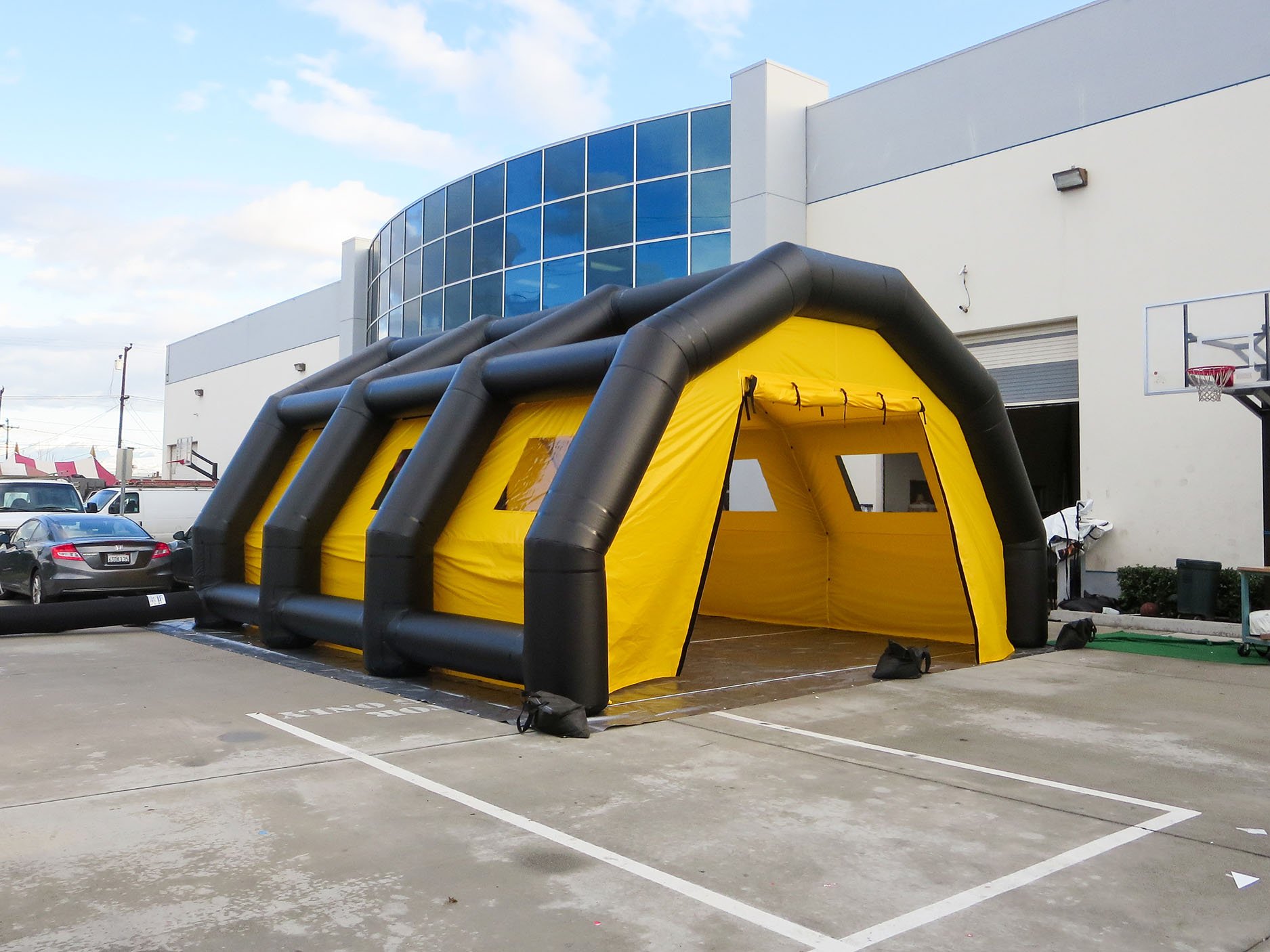 emergency-tent-deployment
